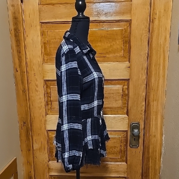 Grace & Lace Black and White Peplum Plaid Button Down Shirt XS - Picture 3 of 4